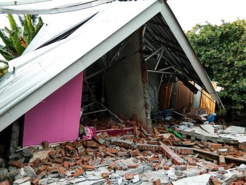 Aftershocks continue to shake Lombok two weeks on